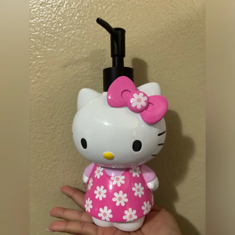 New Hello Kitty Pink Soap Dispenser